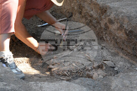 Варна - археолози - некрополни могили - проучвания