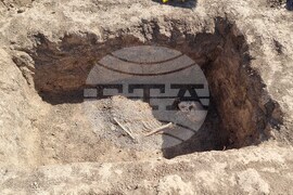 Варна - археолози - некрополни могили - проучвания