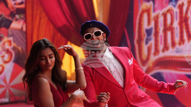 Бич за Боливуд е манипулирането на филмовите критики и боксофиса, казват представители на индустрията