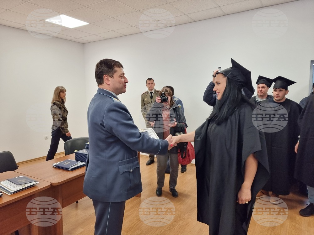 Шумен – абсолвенти – дипломи – военен факултет