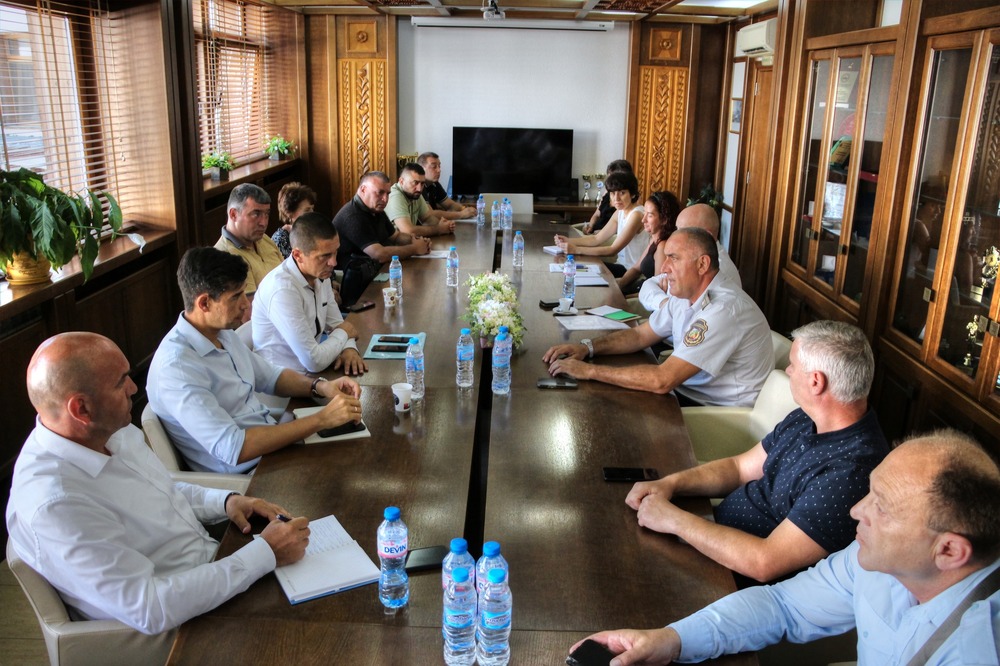 Кметът Стойчо Баненски проведе среща за предприемане на превантивни действия за предотвратяване на пожари на територията на община Банско