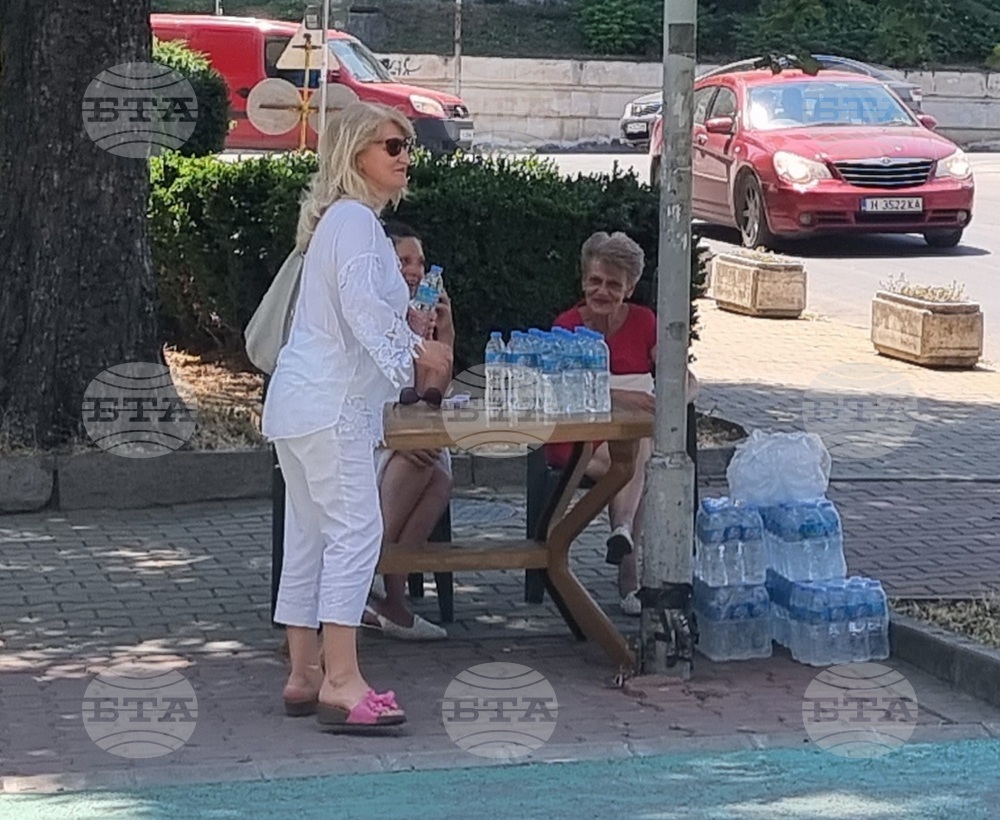 Служители на Община Шумен ще раздават вода на гражданите