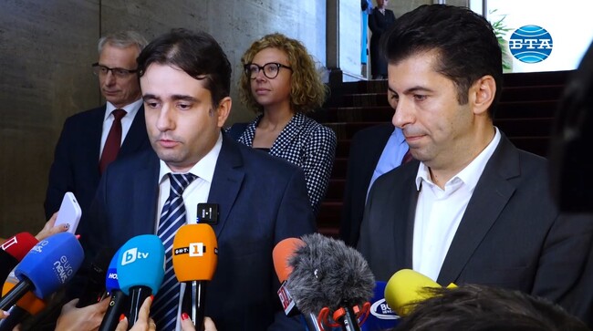 Предложихме на президента план, с който да опитаме да излезем от политическата криза, заяви Божидар Божанов