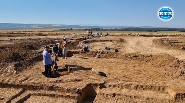 В Ловешко разкрива тайните си светилище на седем хиляди години, оградено с обреден ров