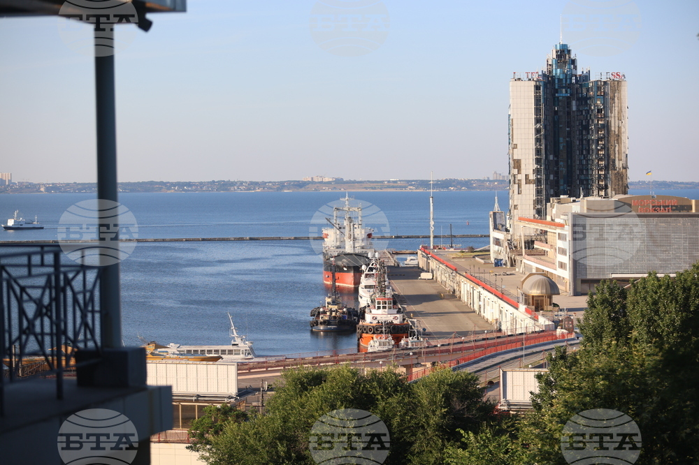 Руски дрон удари граждански съд, плаващ под флага на Науру, съобщиха властите в Одеса