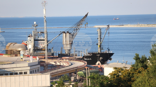 Русия удари два товарни кораба край Одеса, съобщи руското Министерство на отбраната 