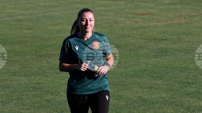 "2025-а година беше позитивна за женския футбол в България", смята селекционерът на националния тим Силвия Радойска