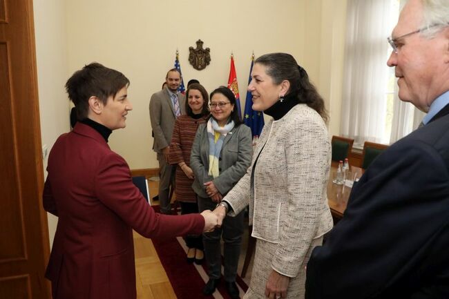 Сръбският премиер разговаря с директора на Американската агенция за международно развитие