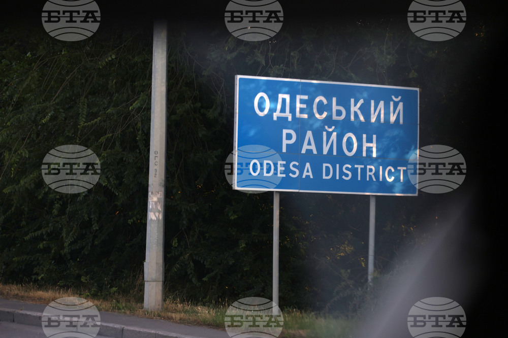 Един час Одеса и районът около нея бяха атакувани с около 20 дрона, в града няма ток, съобщиха местните канали 