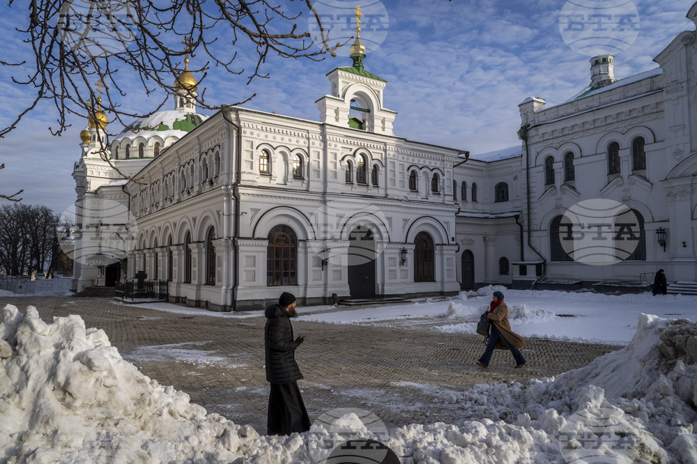 Украинските власти извършиха претърсвания в църкви, заподозрени във връзки с Москва