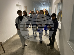 Снимка: Община Ловеч - Коледна елха подариха на детското отделение в МБАЛ "Проф. Д-р Параскев Стоянов" в Ловеч