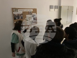 Снимка: Община Ловеч - Коледна елха подариха на детското отделение в МБАЛ "Проф. Д-р Параскев Стоянов" в Ловеч