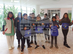 Снимка: Община Ловеч - Коледна елха подариха на детското отделение в МБАЛ "Проф. Д-р Параскев Стоянов" в Ловеч