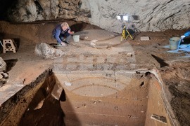 Село Рабиша - пещера „Магурата“ - археологически разкопки