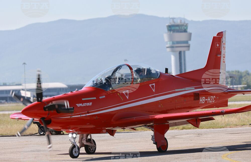 Авиобаза „Враждебна“ - Военновъздушни сили - самолети Пилатус - Румен Радев - годишнина