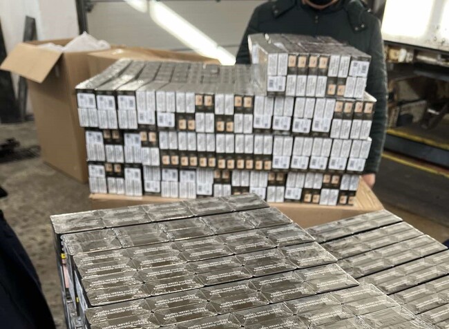 Агенция „Митници“: Митническите служители на МП Капитан Андреево откриха 1 320 000 къса контрабандни цигари