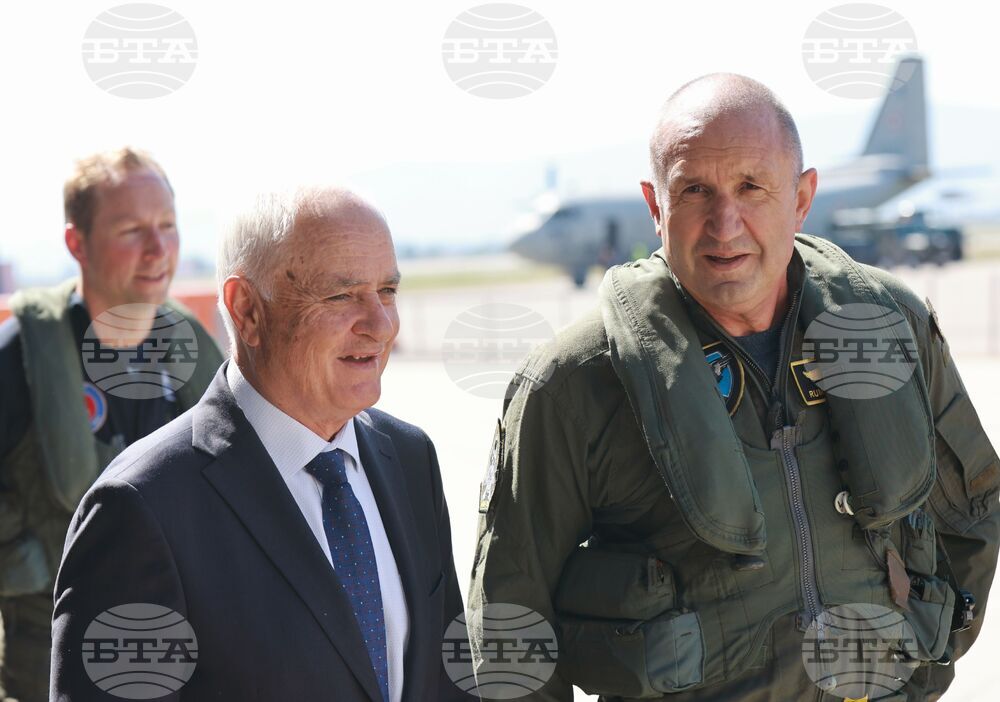 Авиобаза „Враждебна“ - Военновъздушни сили - самолети Пилатус - Румен Радев - годишнина