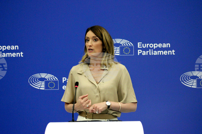 Франция - Страсбург - Европейски парламент - Роберта Мецола - пресконференция