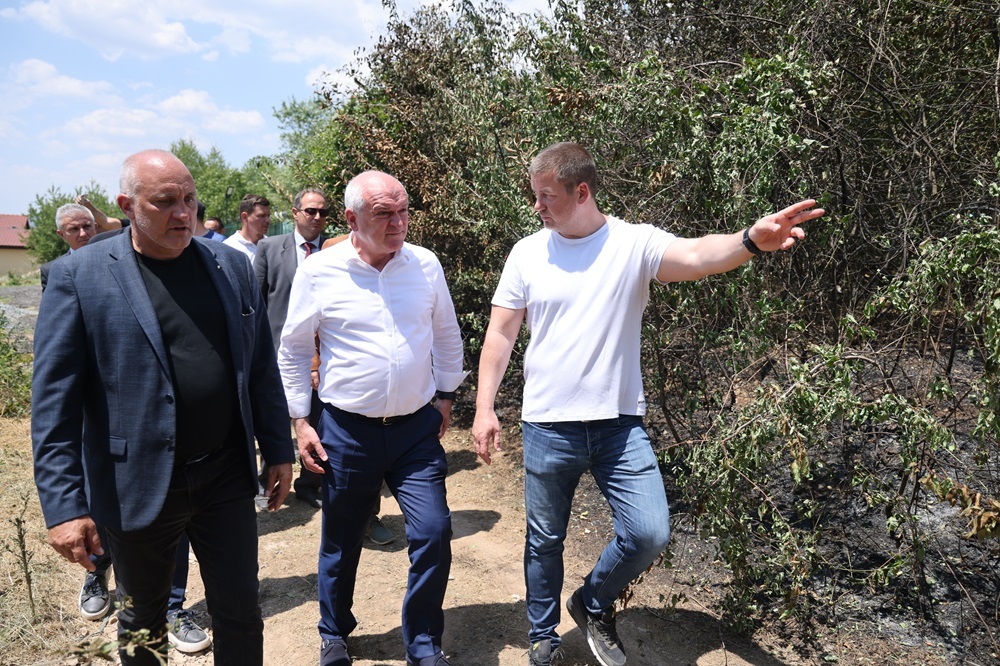 Премиерът Главчев сформира оперативен щаб заради пожарите 