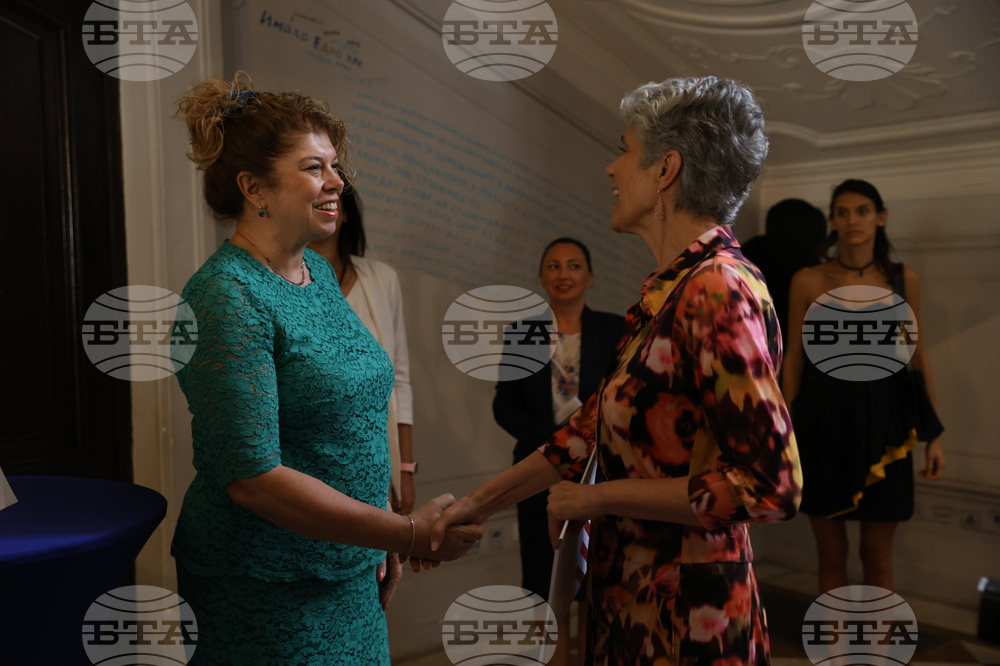 „Истина или лъжа? История на подправянията и фалшификациите“ - изложба - откриване