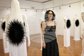 Бургас - Дора Славова - „Не/Докосвай“ - графична инсталация