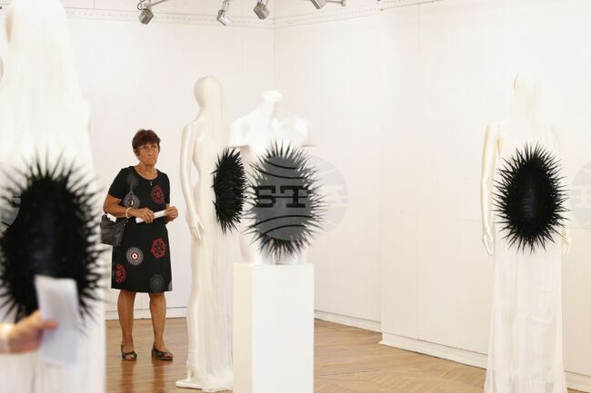 Бургас - Дора Славова - „Не/Докосвай“ - графична инсталация