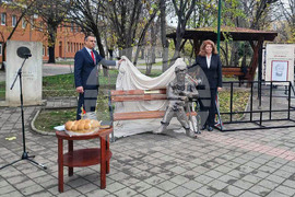 Чирпан - Илияна Йотова - паметник-пейка - откриване