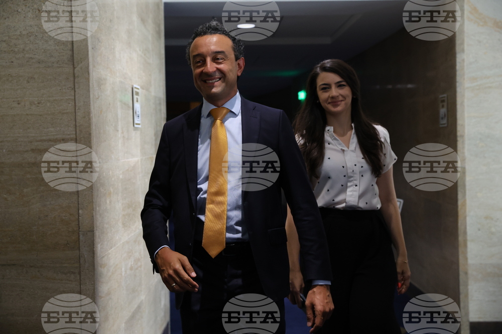 Парламент - заседание - Даниел Лорер - Лена Бориславова