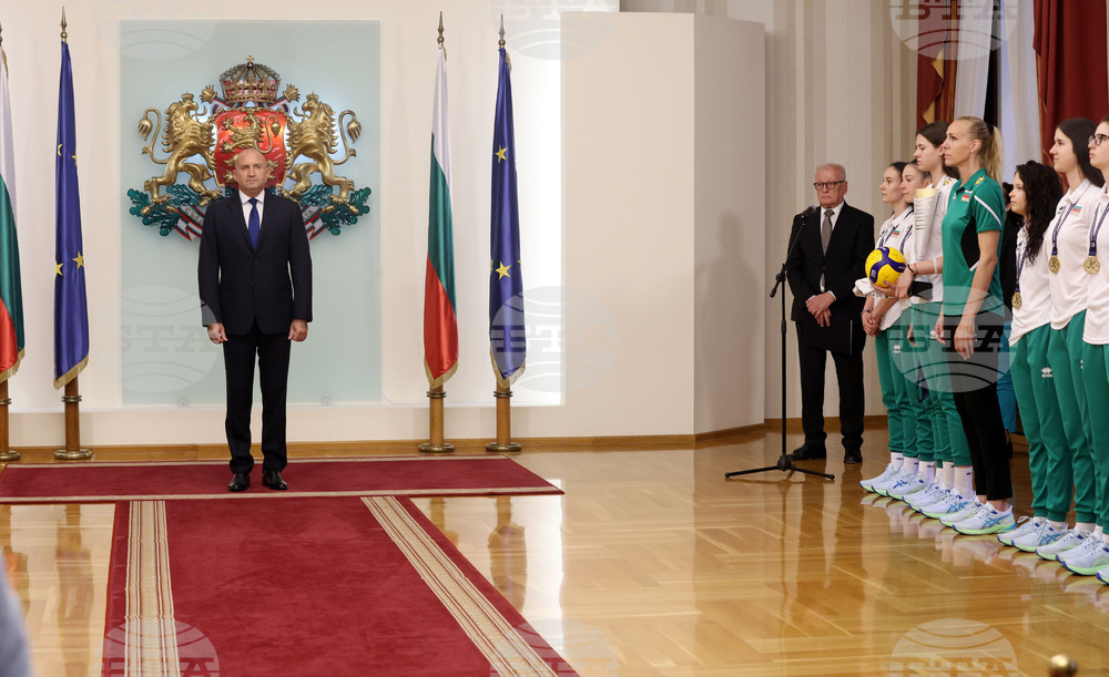 Президент - волейбол - жени - Национален отбор до 18 години - почетен плакет
