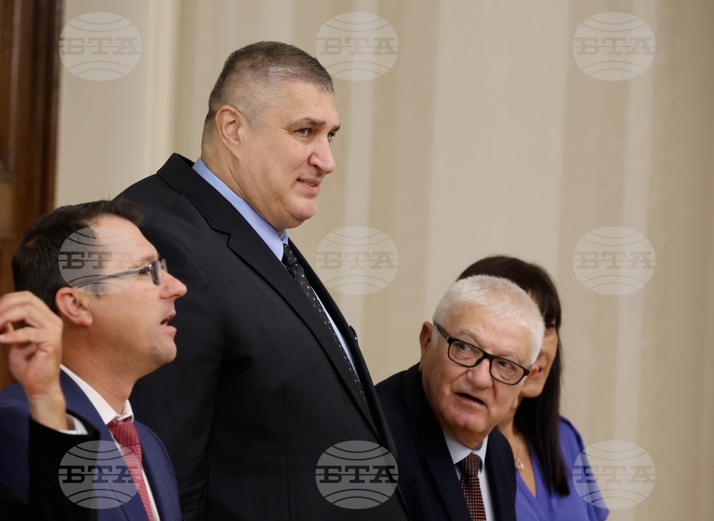 Президент - волейбол - жени - Национален отбор до 18 години - почетен плакет