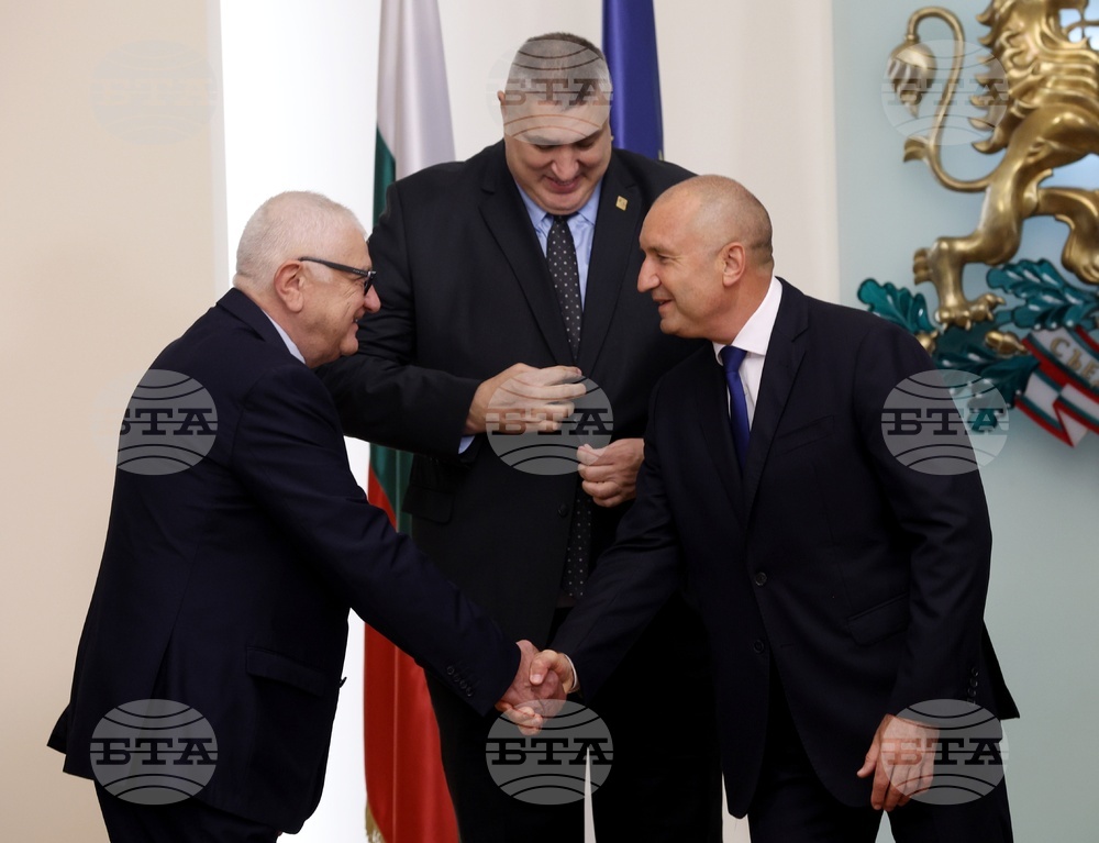 Президент - волейбол - жени - Национален отбор до 18 години - почетен плакет