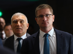 Парламент - заседание
