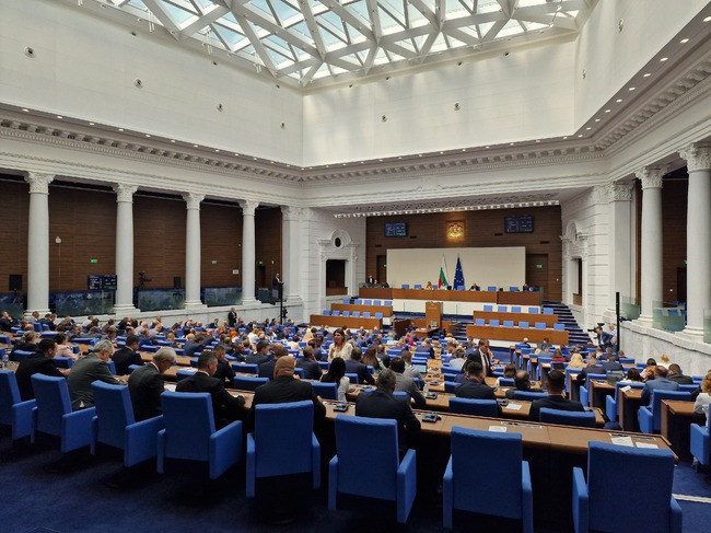 Alexander Simidchiev, Nadezhda Yordanova and Bozhidar Bozhanov of CC-DB Head Three of the Standing Committees in Parliament