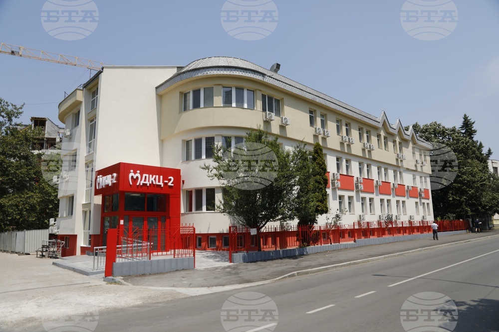Новата сграда на ДКЦ-2 в Русе отвори врати с 60 кабинета за общопрактикуващи лекари и специалисти и три лаборатории