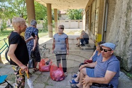 Самоков - БЧК - помощи - раздаване