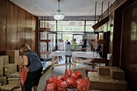 Самоков - БЧК - помощи - раздаване