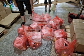 Самоков - БЧК - помощи - раздаване