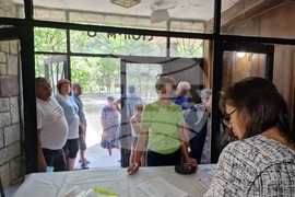 Самоков - БЧК - помощи - раздаване