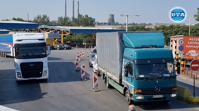 Няма опашки от изчакващи автомобили в района на ГКПП „Дунав мост“ при Русе