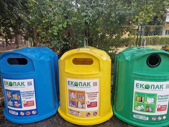 Община Шумен: Започна миенето на контейнерите за разделно събиране на отпадъци 