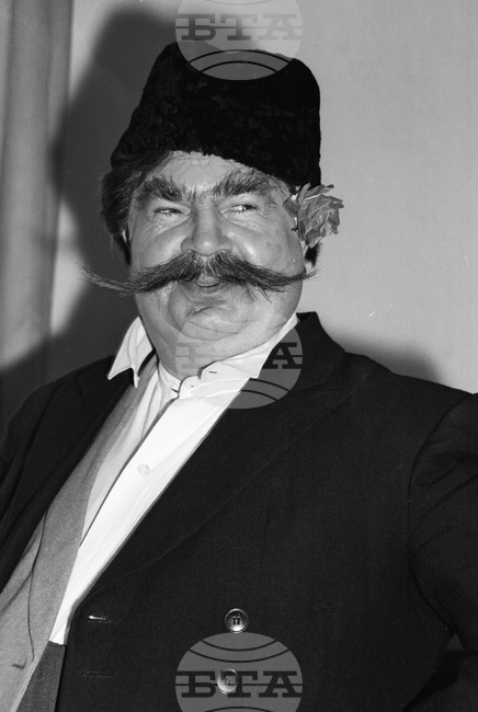 Никола Попов - театрален, оперетен и филмов актьор