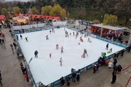 Румъния - парк Друмул Таберей - Коледен базар