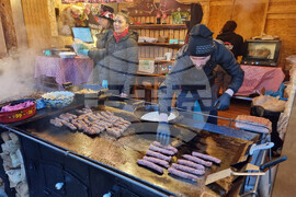 Румъния - парк Друмул Таберей - Коледен базар