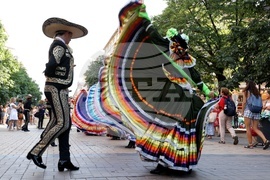 Международен фолклорен фестивал „Витоша“ - дефиле