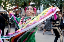 Международен фолклорен фестивал „Витоша“ - дефиле