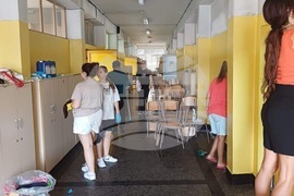 Русе - училище - пожар - разчистване