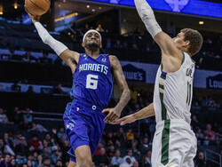 Bucks Hornets Basketball