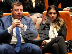 Президентът Румен Радев и министър Весела Лечева бяха гости на спектакъла за 80 г. НСА