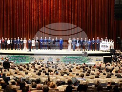 Президентът Румен Радев и министър Весела Лечева бяха гости на спектакъла за 80 г. НСА