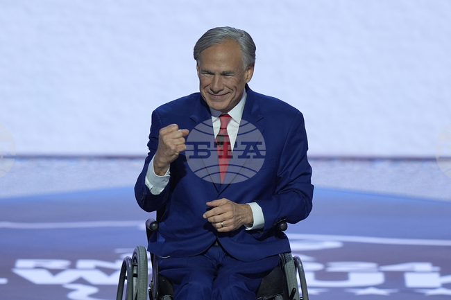 Губернаторът на Тексас заплаши, че ще опита да отстрани местните законодатели от Демократическата партия, които напуснаха щата, ако не се върнат